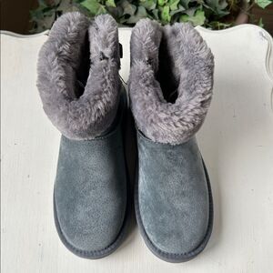 Lamo Charcoal Fur-Lined Suede Winter Boots Size 6 EUC